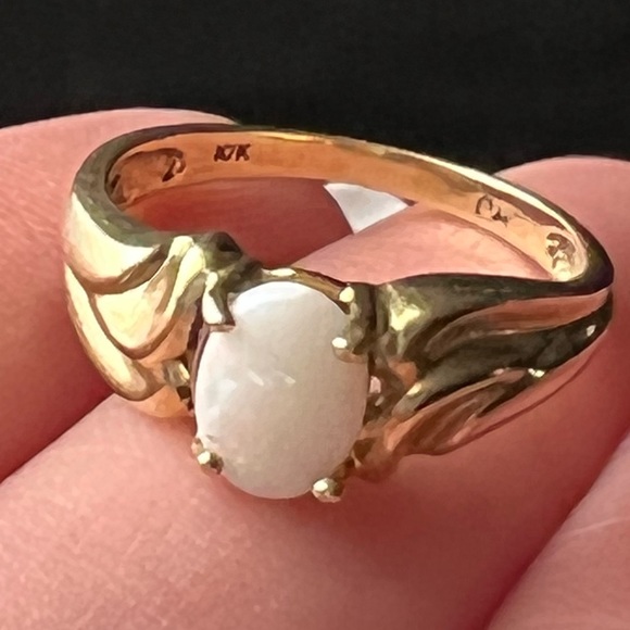 10k Yellow Gold Opal Ring - Picture 14 of 16